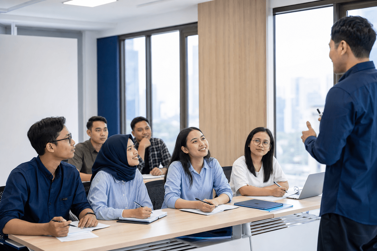 Peserta mengikuti kegiatan pelatihan bersama Anabuki Consultant Indonesia